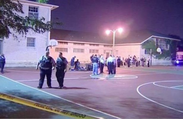 13 oameni au fost împuşcaţi într-un parc din Chicago